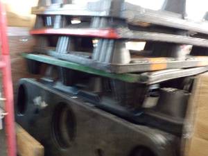 lot 209 image: 4 Plastic Pallets...