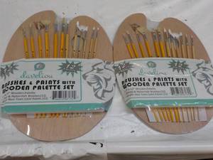 lot 218 image: Set of 2 Daveliou Brushes and Paint...