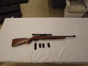 lot 4 image: Vintage Rifle with Weaver Scope and Magazines