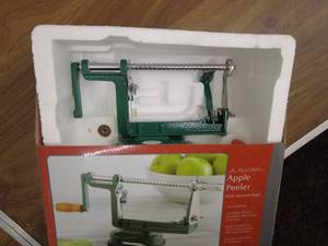 lot 54 image: My Perfect Kitchen Apple Peeler with Vacuum Base