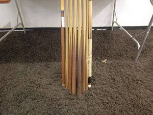 lot 164 image: Lot of 8 Wooden PoolBilliard Cues