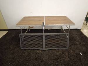 lot 194 image: Hitch Mount Cargo Cary rack