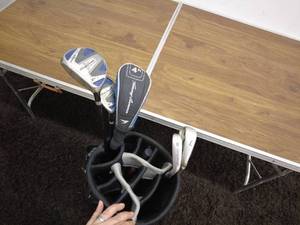 lot 106 image: Tommy Armour Golf Club Set with Bag
