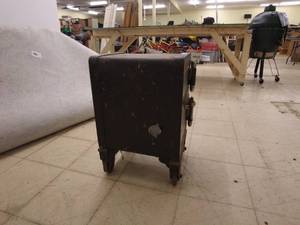 lot 19 image: Antique Mitchell Safe Co. Safe on Casters