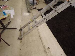 lot 235 image: Aluminum Extension Ladder