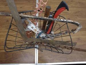 lot 281 image: Assorted Hand Tools and Metal Parts in Wire Basket