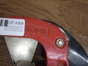 lot 309 image: Heavy-Duty Ratcheting PVC Pipe Cutter MGB-63