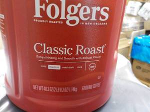 Folgers 40.3 oz can Classic Roast C...