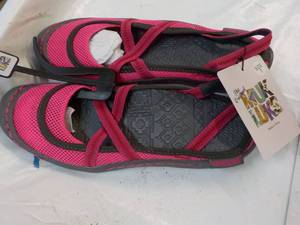 Mukluks New size 7...