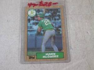 lot 13 image: (CNTR) 1987 Topps Mark McGwire Card...
