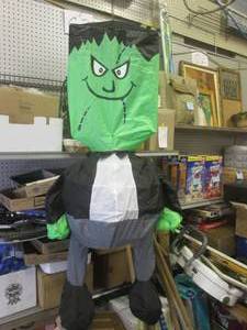 lot 21 image: (EW2) 4.5 Ft Hanging Monster Hallow...