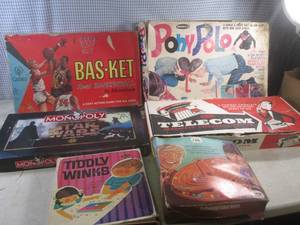 lot 29 image: (F-1) Assorted Vintage Games...