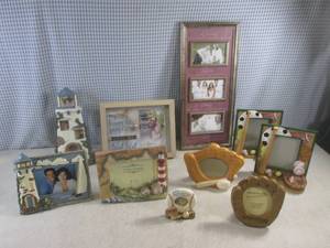 lot 46 image: (D-2) Assorted Decorative Picture F...