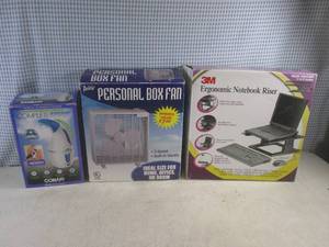 lot 48 image: (EW5) Personal Box Fan, Conair Comp...