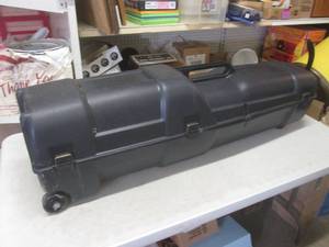lot 63 image: (BR1) Golf Guard Portable Golf Bag ...