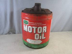 lot 82 image: (EC1) Vintage 5 Gallon Farm-Oyl Mot...