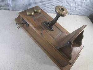 lot 87 image: (D-4) Vintage Wood Cabinet Monarch ...
