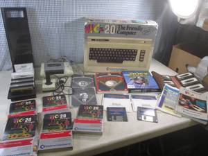 lot 97 image: (EW4) Assorted Vintage - Commodore,...