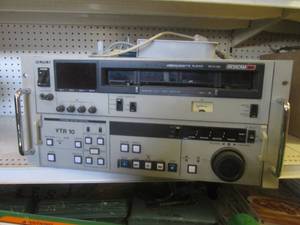lot 101 image: (A-2) Sony BVW-65 Betacam SP Video ...