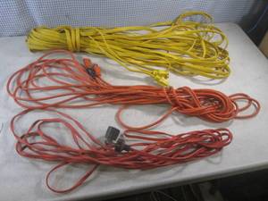 lot 132 image: (D-4) 3 Extension Cords...