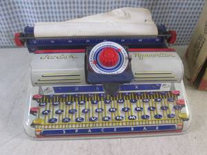 lot 146 image: (CSB) Vintage Marx Toys MetalTin J...
