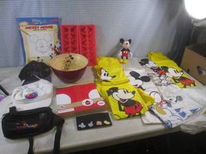 lot 150 image: (F-0) Assorted Mickey Mouse and Dis...