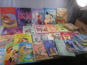 lot 162 image: (EW6) Large Assortment of Disney Bo...