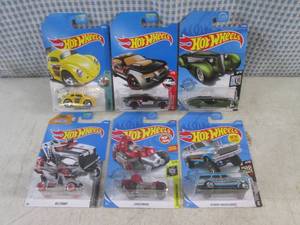lot 210 image: (EC1) Assorted Hot Wheels in Packag...