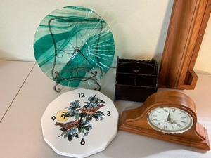 lot 37 image: Misc. Home Decor Lot