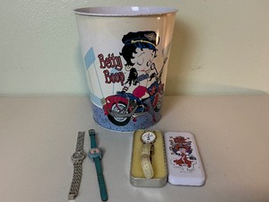 lot 45 image: Betty Boop Trash Can and Watch Lot