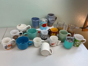 lot 138 image: Misc. Coffee Mug Lot