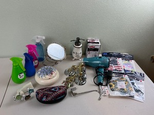 lot 39 image: Misc. Household Items Lot