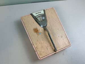 lot 165 image: Vintage Bathroom Scale