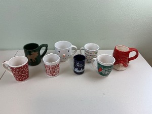 lot 173 image: Holiday Mug Lot