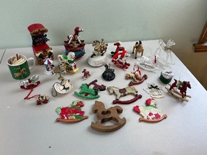 lot 178 image: Christmas Holiday Horse Carosel Ornaments Lot
