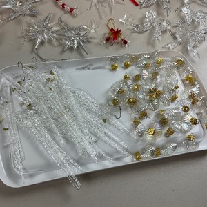 lot 187 image: Glass and Plastic Figure Ornament Lot