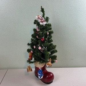 lot 189 image: Christmas Boot Tree w Ornaments
