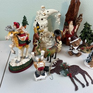 lot 191 image: Misc. Christmas Holiday Home Dcor Lot