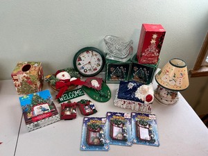 lot 193 image: Misc. Christmas Holiday Home Dcor Lot