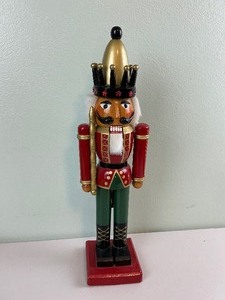 lot 207 image: Large Nutcracker Home Dcor