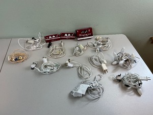 lot 215 image: Light Bulb String Lots