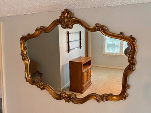 lot 2 image: Large Antique Victorian Style Mirror
