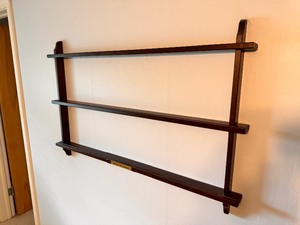 lot 7 image: Natures Little Treasures Wall Shelf