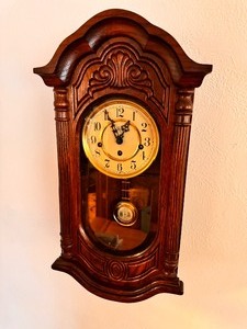 lot 3 image: Antique Wall Clock