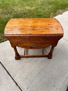 lot 12 image: Drop Leaf Side Table