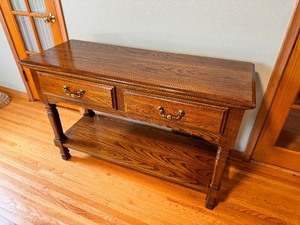lot 6 image: Buffet Table