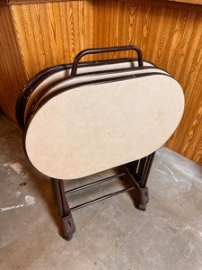 lot 102 image: Set of 4 Vintage TV Trays with Caddy