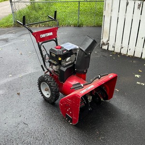 lot 50 image: Craftsman 8.5 Horsepower Snow Blower Thrower