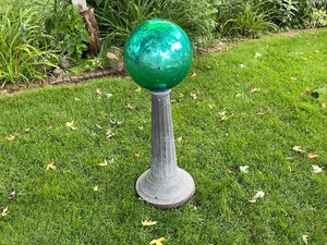 lot 71 image: Plastic Green Ball with Stand Yard Dcor