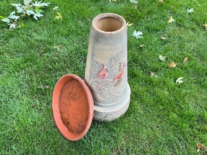 lot 74 image: Cardinal Birdbath Pedestal